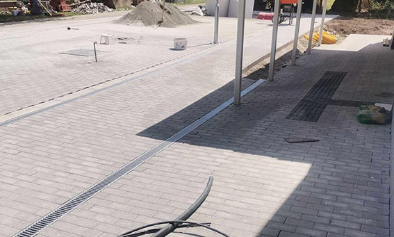 Ipari udvar térkövezés referencia 15